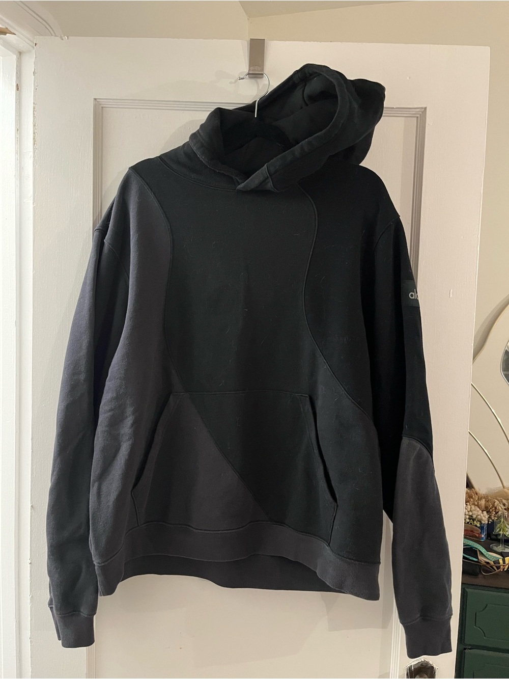 ALO Yoga Men's Black Pullover Hoodie with Kangaroo Pocket